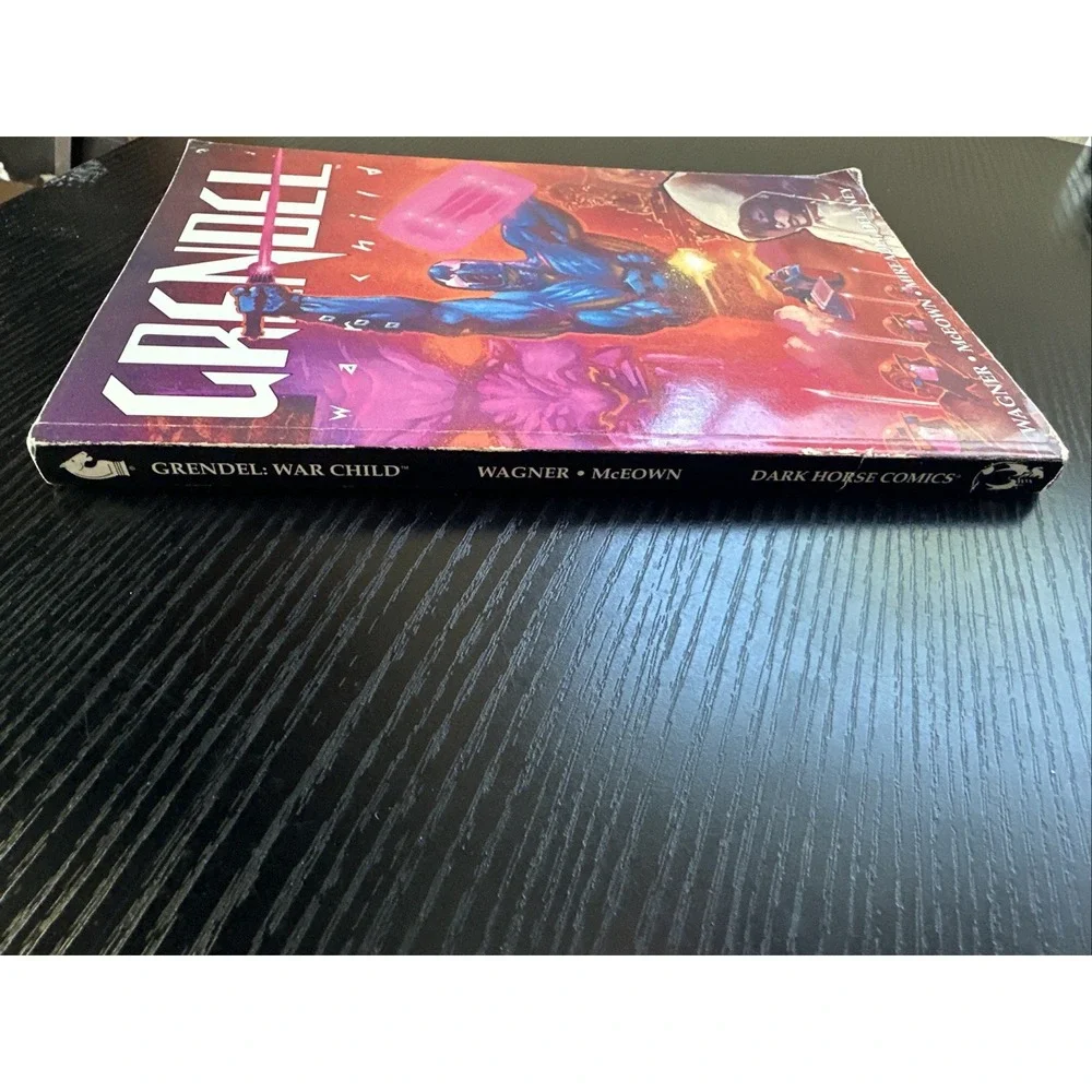 Grendel: War Child byMatt Wagner 1st Print Graphic Novel TPB Dark Horse 1993 VF+